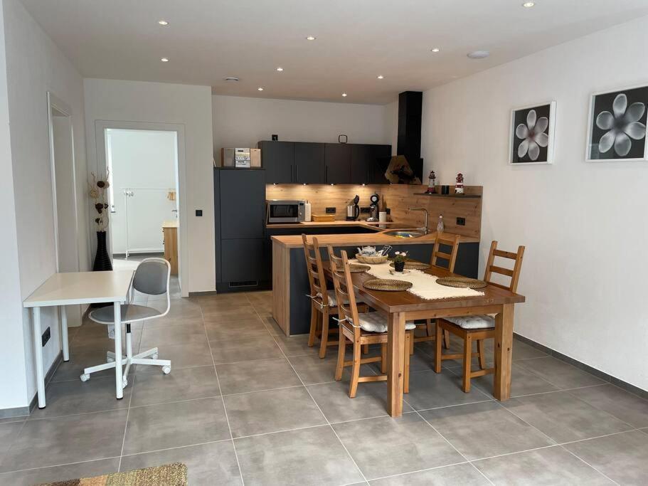 Gemuetliche, Topp Ausgestattete Ferienwohnung Bann Экстерьер фото